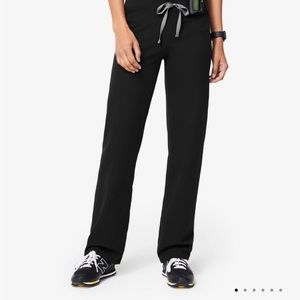 Women’s Black Figs Livingston scrub pants, size M/T